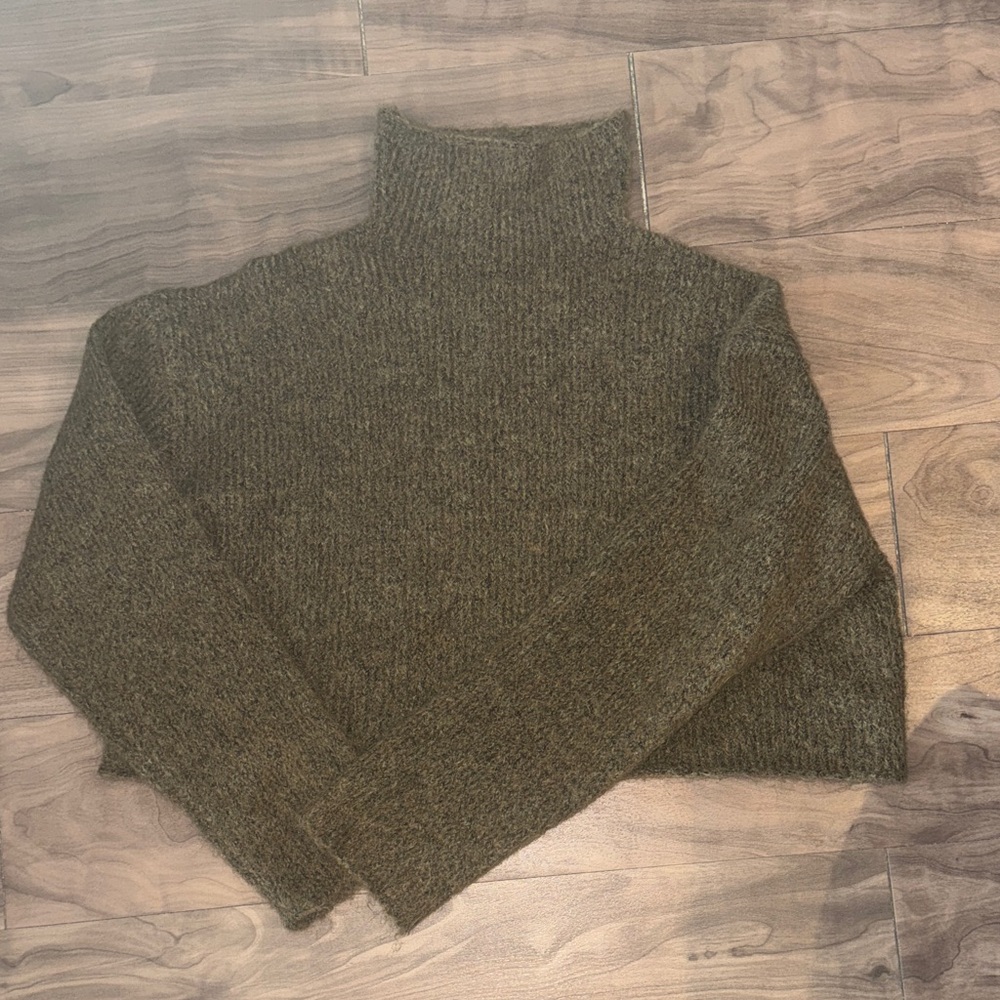 Zara green/ brown cropped sweater
